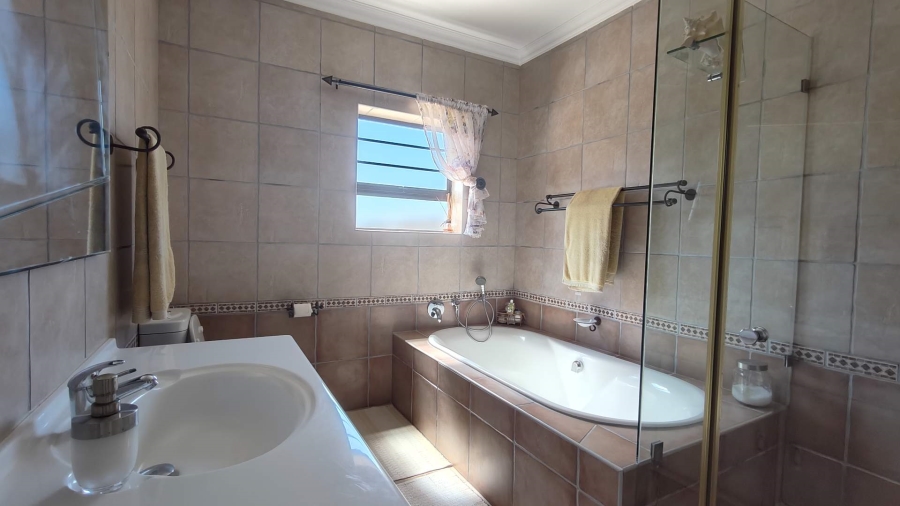 4 Bedroom Property for Sale in Dana Bay Western Cape